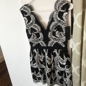 BCBG new w tags black & white aline LBD vline neck